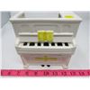 Image 2 : LOT OF MISC MUSIC BOXES AND MINIATURE PIANOS