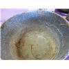 Image 4 : LARGE POT AND TIN MILK CAN