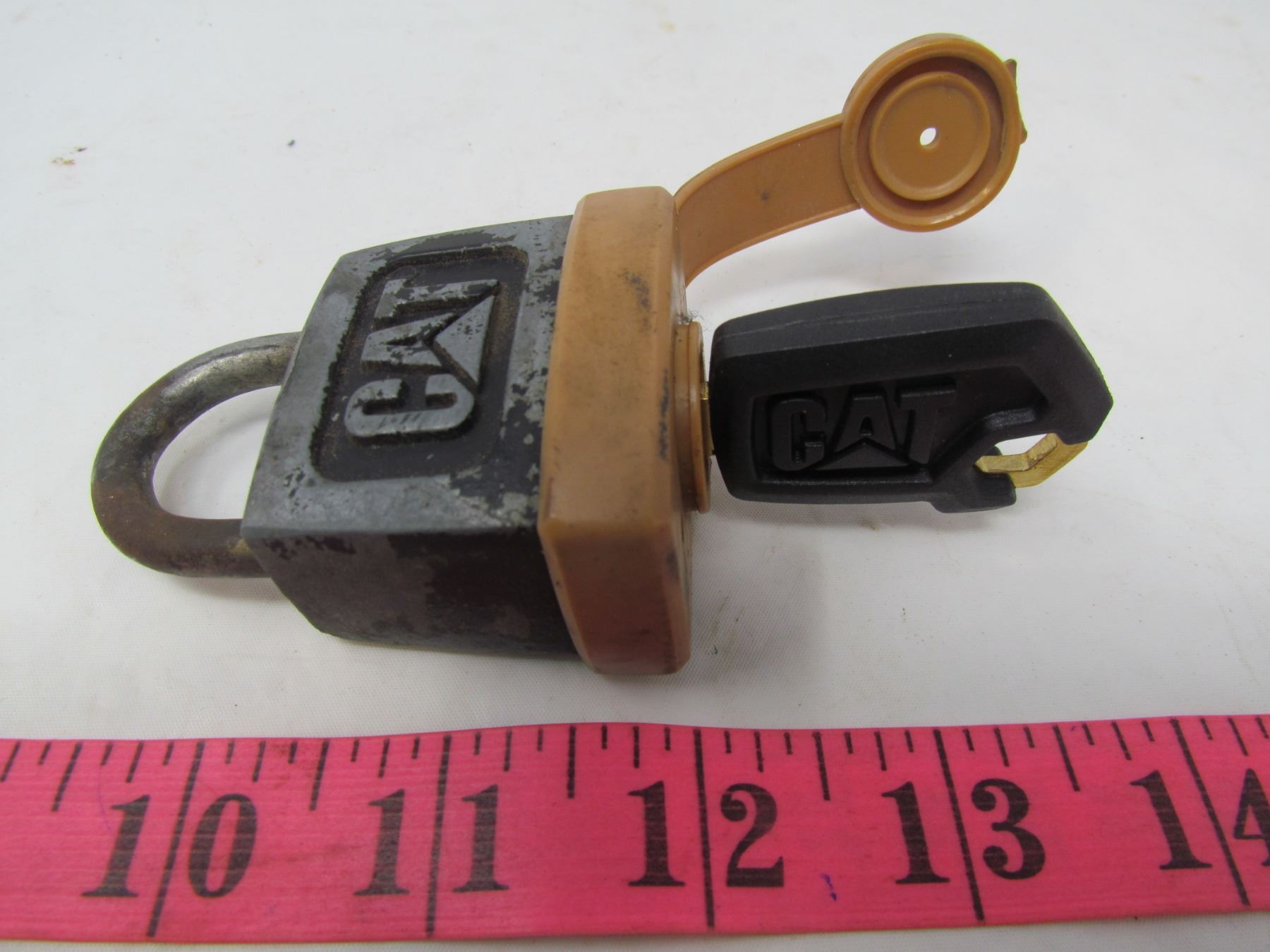 LOCK AND KEY SET (CAT) - Schmalz Auctions