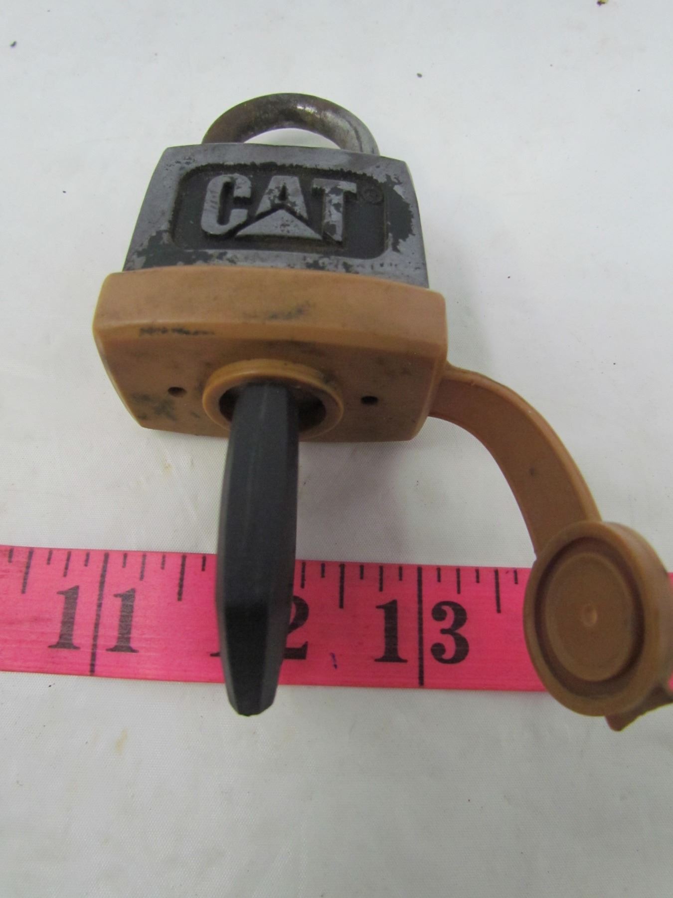 LOCK AND KEY SET (CAT)