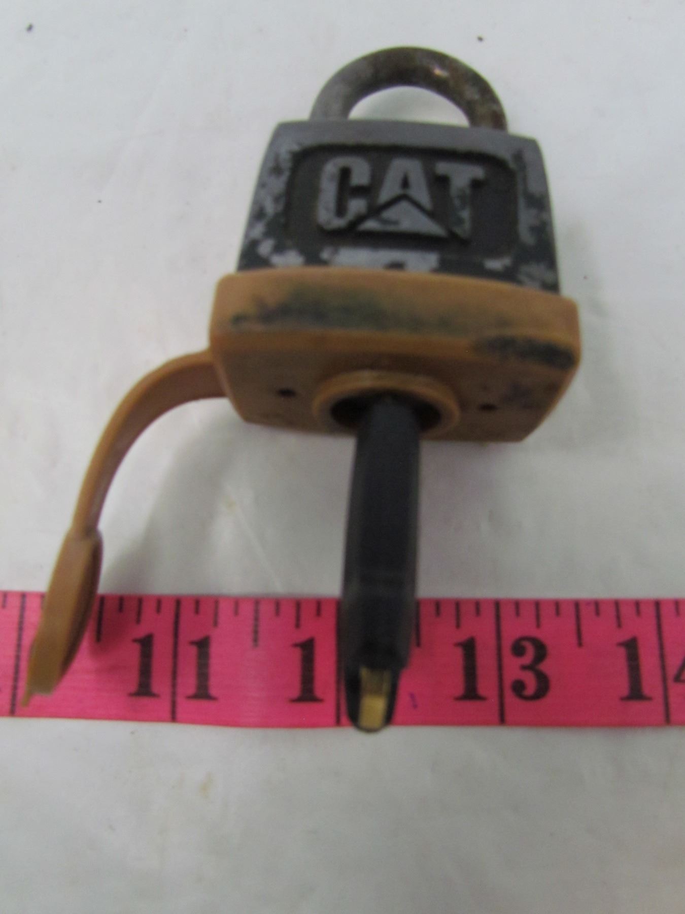 LOCK AND KEY SET (CAT)
