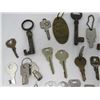 Image 2 : LOT OF KEYS (ANTIQUE)