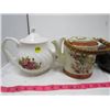 Image 2 : LOT OF 4 TEAPOTS