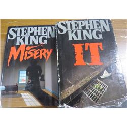 LOT OF 2 STEPHEN KING NOVELS (IT AND MISERY)