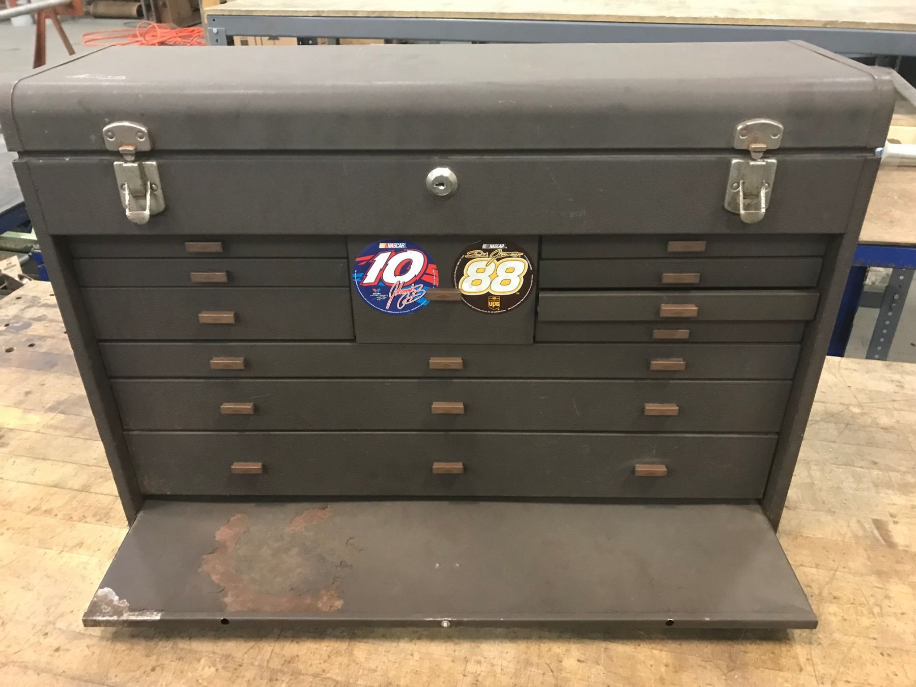 Machine tool box Clearance