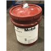 Image 1 : Mobilgear 600 XP 150 Oil