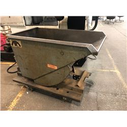 1/3 Yard Capacity Dump Hopper