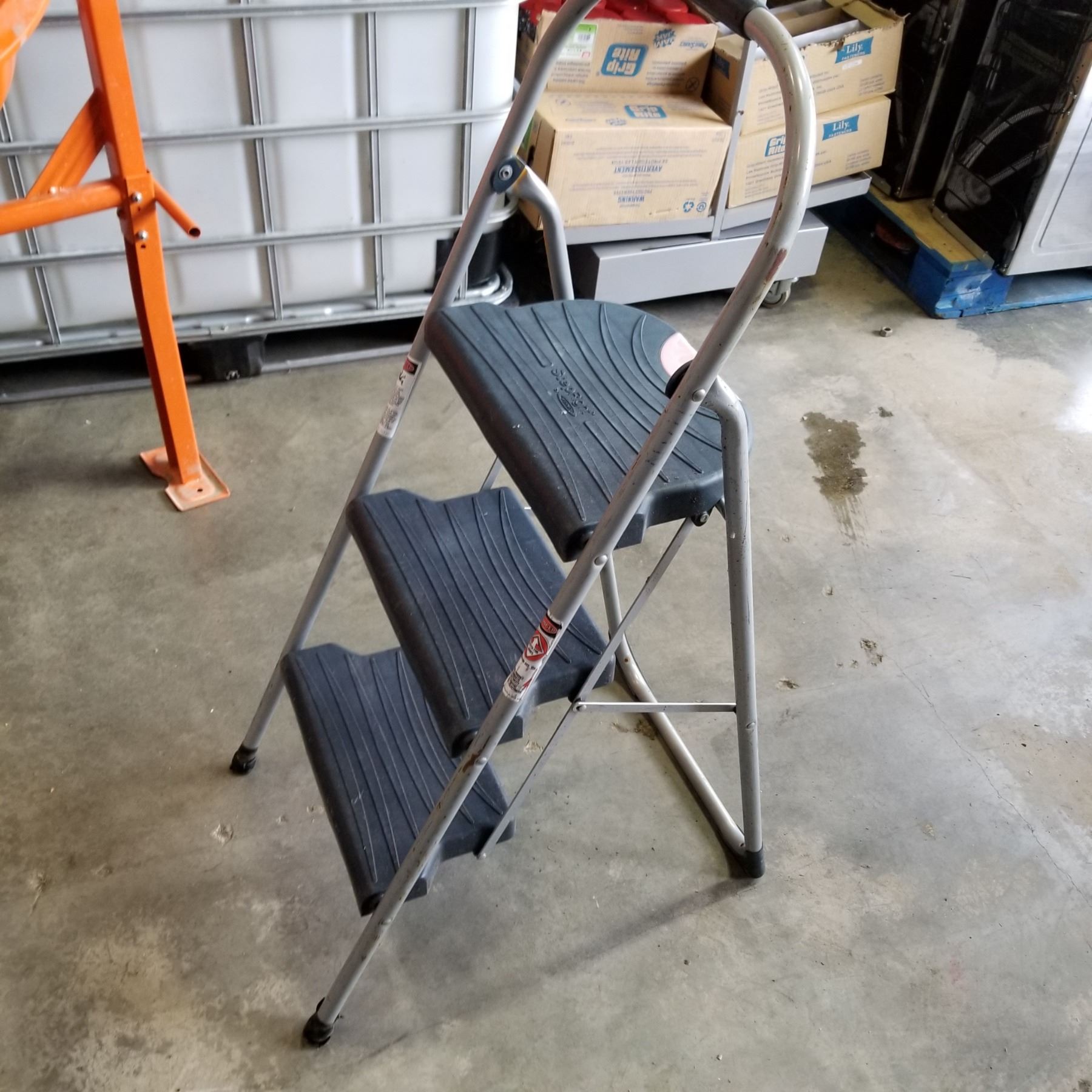STEP RIGHT WERNER 3 STEP LADDER - Big Valley Auction