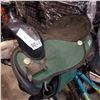 Image 2 : 15" ABETA SYNTHETIC SADDLE