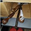 Image 2 : 2 ANTIQUE BLOCK PLANES AND OLD SCREW DRIVES