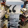 Image 3 : 2 ROLLING DISPLAY UNITS