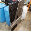 Image 1 : LARGE PET CRATE
