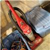 Image 1 : RED DIRT DEVIL BAGLESS VACUUM