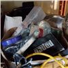 Image 2 : 3 BOXES OF BOTTLE JACK, STRAPS, ROPES, AND TOOLS