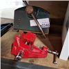 Image 1 : GREEN VICE AND SMALL RED VICE