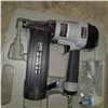 Image 3 : KING INDUSTRIAL 16 GAUGE FINISHING NAILER NEUMATIC