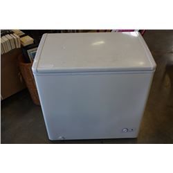 DANBY WHITE APPARTMENT SIZE FREEZER