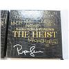 Image 2 : 2 AUTOGRAPHED CDS OF MACKLEMORE AND RYAN LEWIS