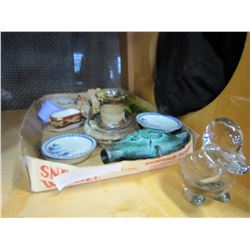 TRAY OF COLLECTIBLES, GLASS DUCK, AND SMALL CASE OF JEWELLERY