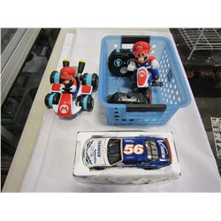 2 REMOTE CONTROL MARIO CARTS AND CAST CAR