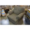 Image 2 : UPHOLSTERED CHAIR AND LOVE SEAT GREEN TWEED "WHOLE HOME"