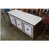 Image 2 : SHABBY SHEAK BUFFET