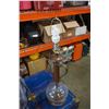 Image 1 : VINTAGE CLEAR GLASS 2 HANDLED LAMP