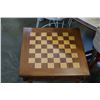 Image 2 : CHECKER CHESS TABLE