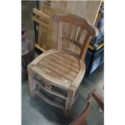 VINTAGE WOOD CHAIR
