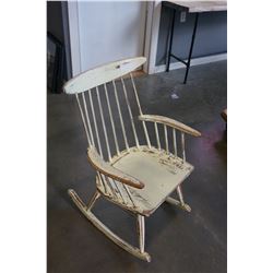 VINTAGE ROCKING CHAIR