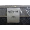 Image 3 : QUEEN SIZE BEAUTY REST PLATINUM NICHOLAS COMFORT TOP PLUSH MATTRESS - HAS DIRT SCUFF