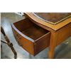 Image 3 : 2 VINTAGE 2-DRAWER NIGHTSTANDS