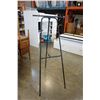 Image 2 : FOLDING BLACK EASEL