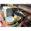 Image 2 : 2 TRAYS OF COLLECTIBLE TINS