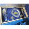 Image 3 : TOTE OF VINTAGE GLASS WARE