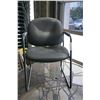Image 3 : BLACK RECEPTION CHAIR