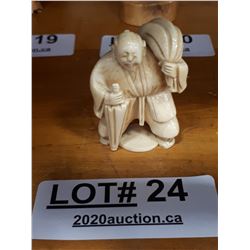 JAPANESE IVORY NETSUKE