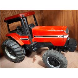 CASE INTERNATIONAL METAL TRACTOR