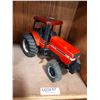 Image 2 : CASE INTERNATIONAL METAL TRACTOR