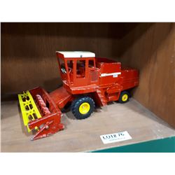 MASSEY FERGUSON DIE CAST COMBINE