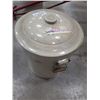 Image 3 : ALBERTA POTTERIES NO. 5 CROCK WITH LID