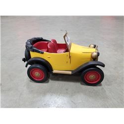 YELLOW VINTAGE WIND UP ROADSTER