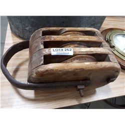 ANTIQUE WOODEN NAUTICAL BLOCK & TACKLE