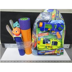 Bundle of Summer Water Fun / 5 water blasters and water float board