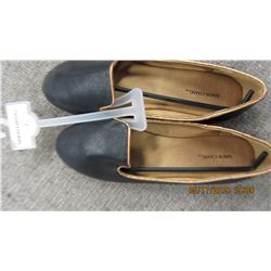 NEW - SIMON CHANGE SLIP ON SHOES