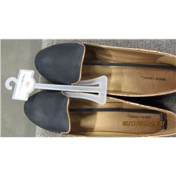 NEW - SIMON CHANGE SLIP ON SHOES