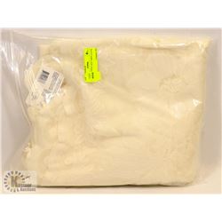 NEW HERITAGE LACE TABLE CLOTH -