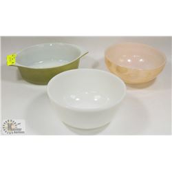 THREE PIECES OF PYREX & FIREKING