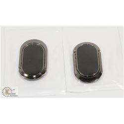 LOT OF 2 FINGER CLIP/KICK STANDS