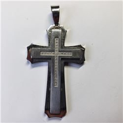 25) MEN'S STAINLESS STEEL W/28 DIAMONDS PENDANT